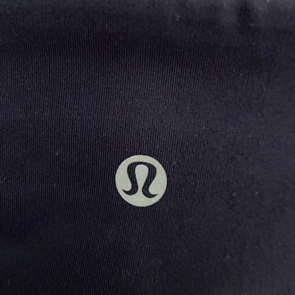 Lululemon Navy Blue Capri size 6 - Picture 3 of 12